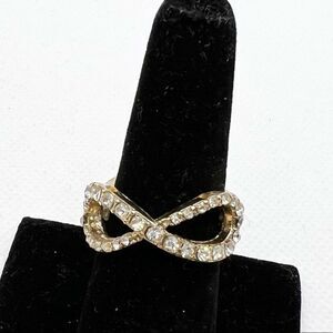 🍭4/$20 Rhinestone studded infinity stretch ring